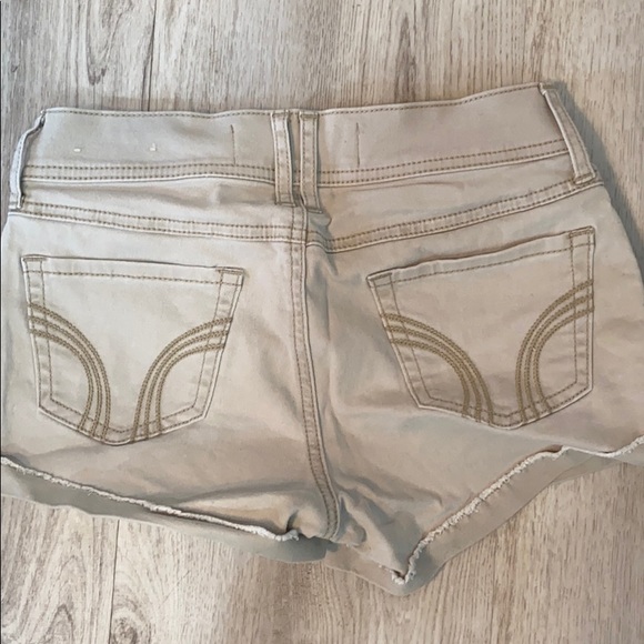 Hollister khakis shorts - Picture 2 of 2